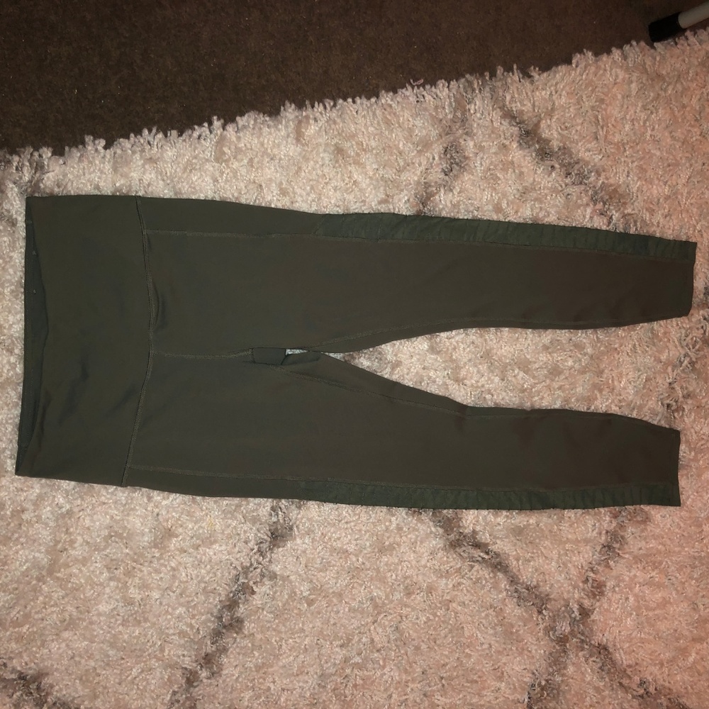 GAIAM Emila Performance Mesh Panel Legging - Picture 2 of 7